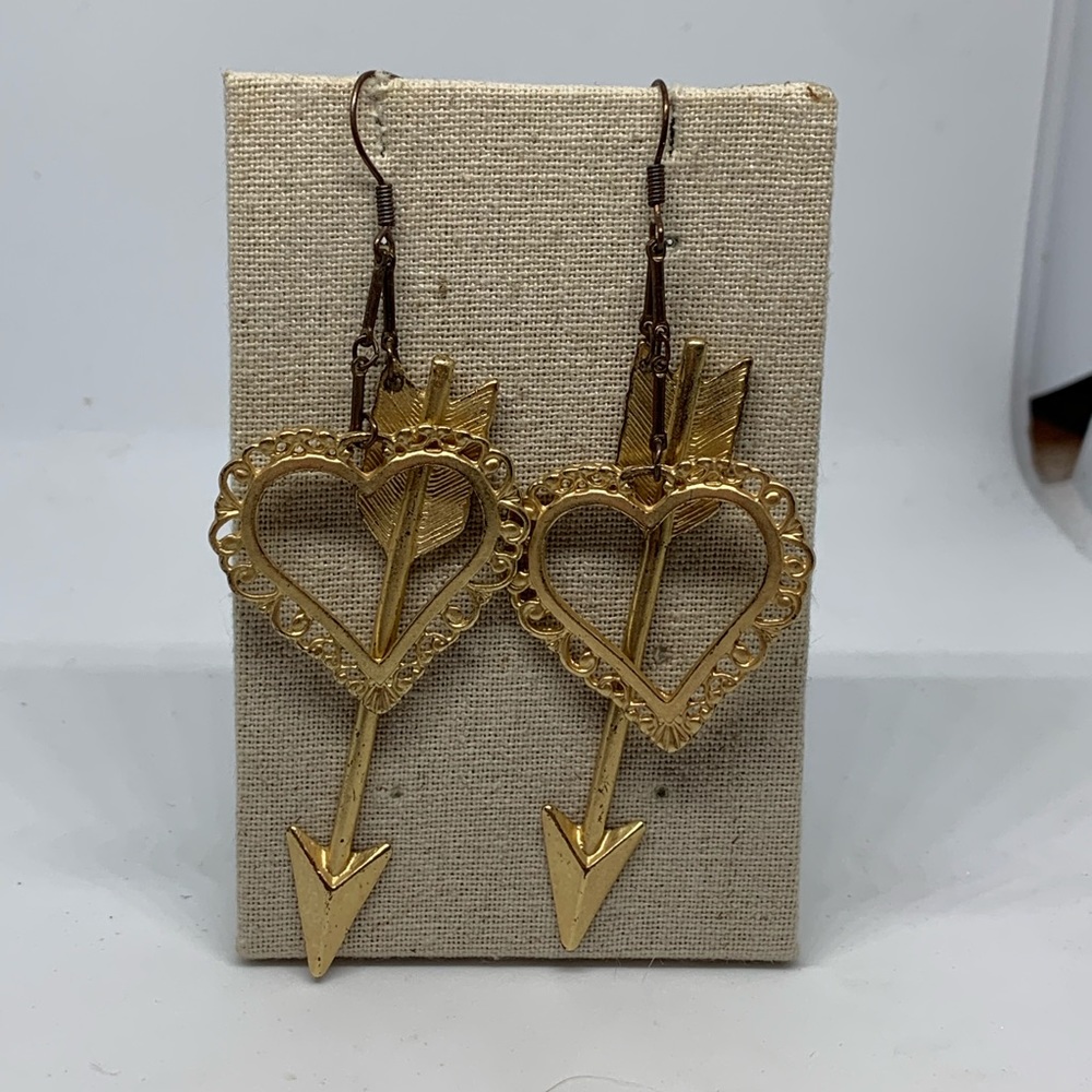 Heart with arrow pierced dangle earrings